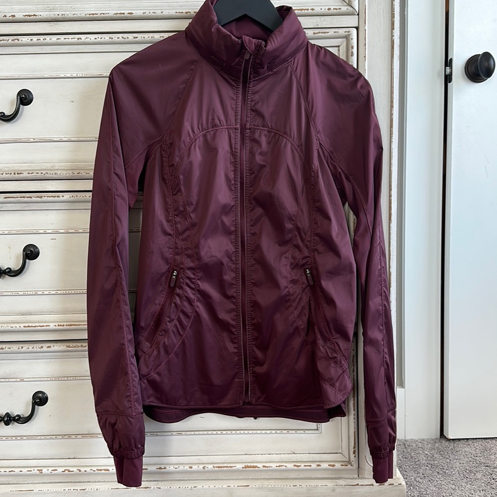 Lululemon light weight jacket, maroon, size 4